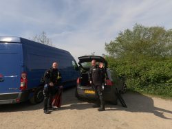 NWK club members getting kitted up for a dive at Leybourne Lakes